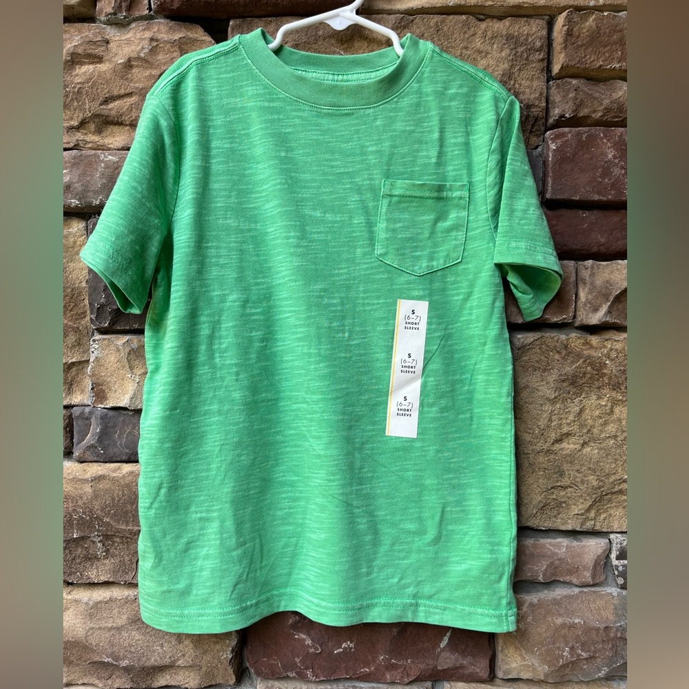 NWT kids S Cat & jack pocket Tshirt